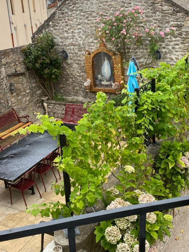 Chez Marie Et Angel Bed & Breakfast Autun Exterior photo